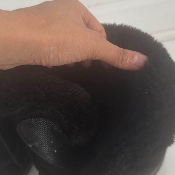 Kids Black Fur-Lined Snow Boots - Picture 4 of 5